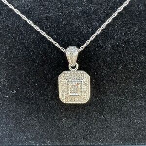10K WHITE GOLD DIAMOND NECKLACE